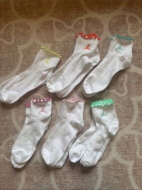 Nike Kids White Ankle Socks with Multicolor Scalloped Trim